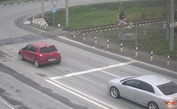 На ж/д переезде на ул. Фархутдинова в Южно-Сахалинске участились случаи нарушения ПДД