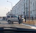 УАЗ не пропустил "Калдину": в Охе тройное ДТП