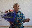 Участница трудового фронта в Корсакове отмечает 90-летний юбилей