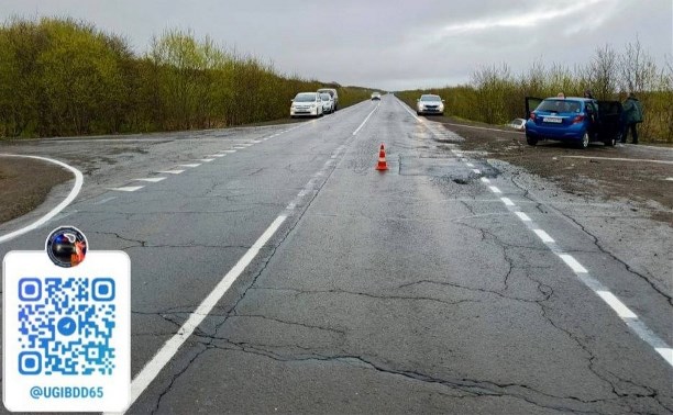 Трое пострадавших: в Поронайском районе жёсткое ДТП попало в объектив видеорегистратора