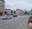 Водитель Toyota Caldina сбил 20-летнюю девушку в Южно-Сахалинске