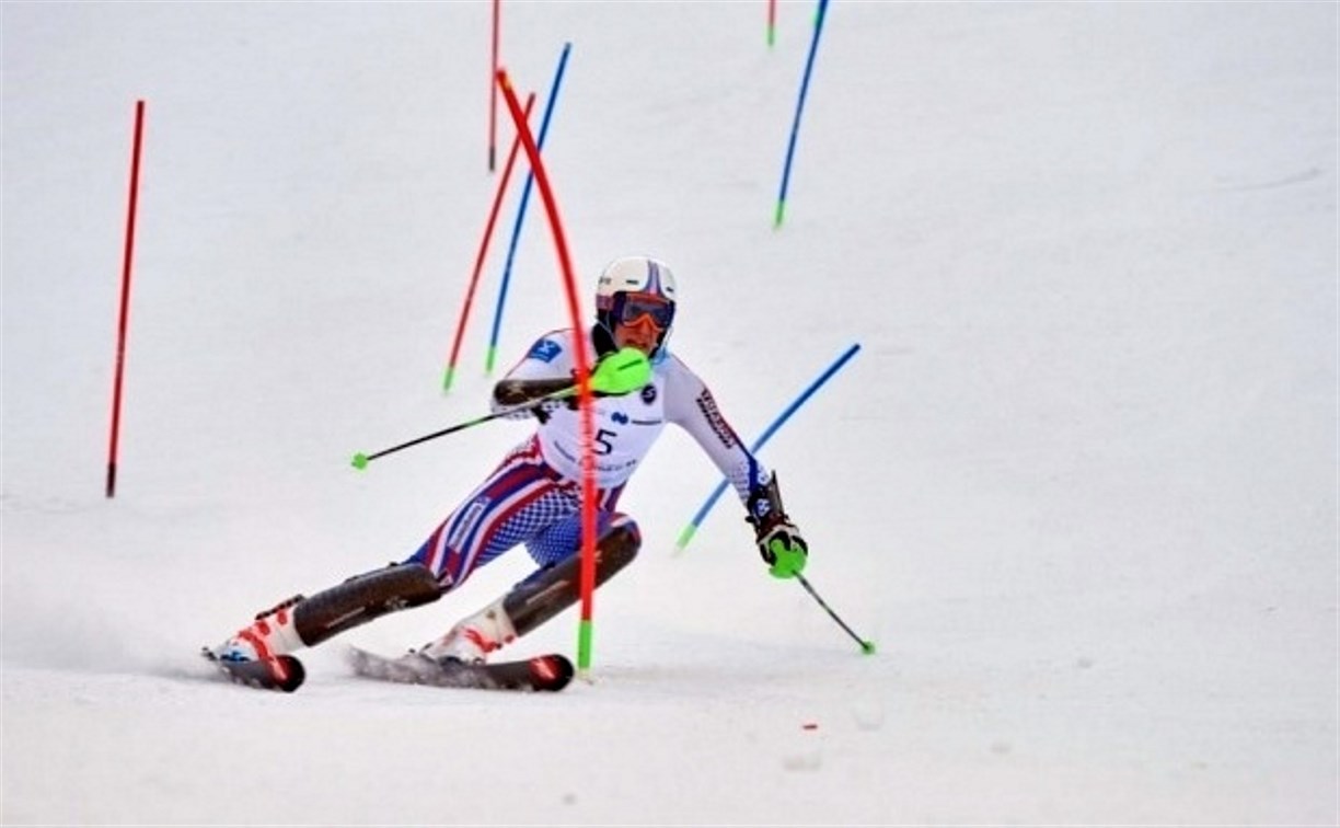 Сахалинец Артем Кашинцев стал победителем этапа Кубка России по горнолыжному спорту