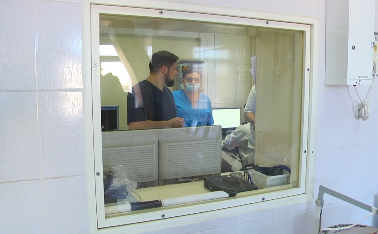 Сахалинский сосудистый центр, где произошла вспышка коронавируса, продолжает работать 