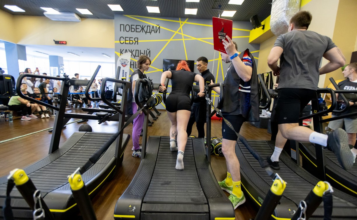 На Сахалине протестировали новый формат гонок с препятствиями "Индор Лайт"