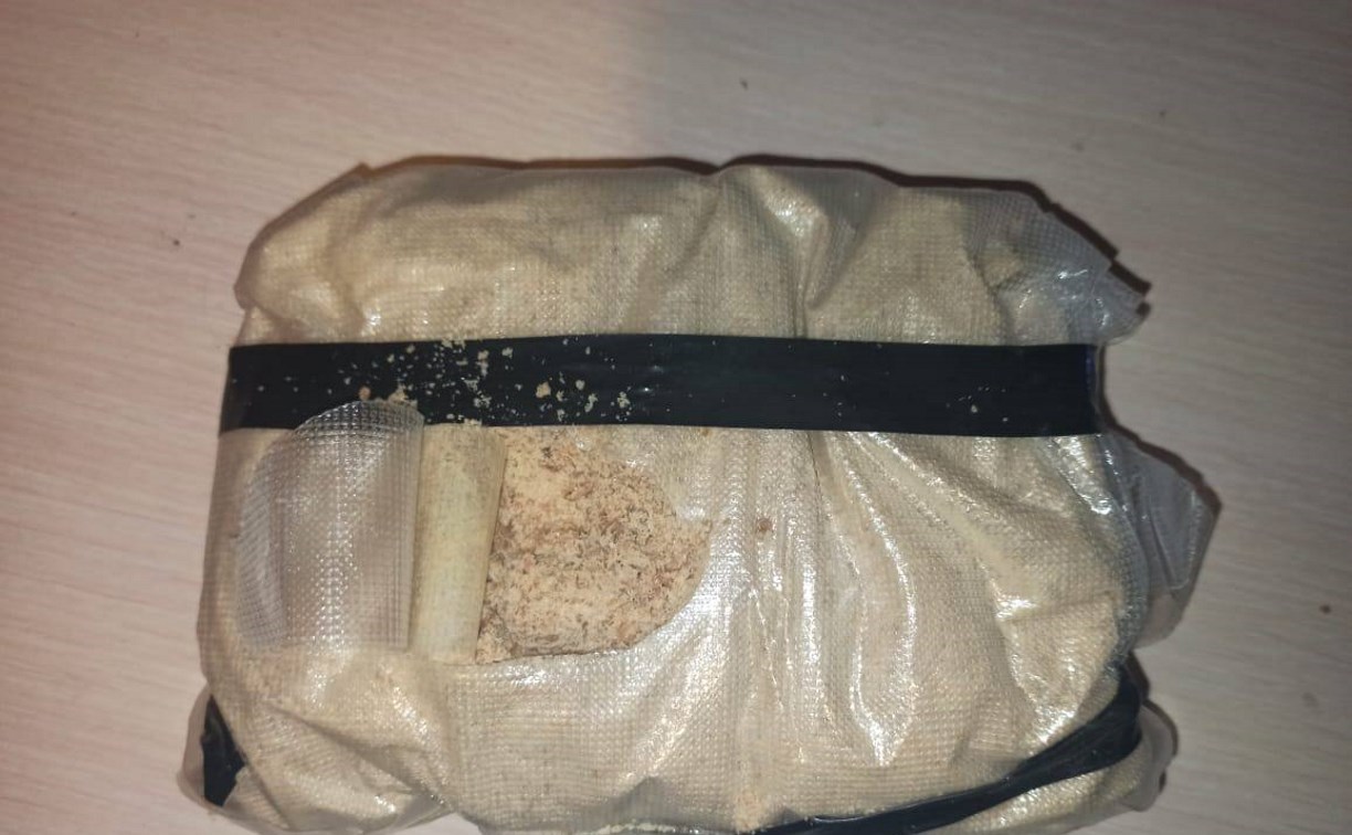 Молодого сахалинца поймали с 700 граммами синтетического наркотика
