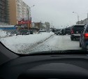 Четыре автомобиля парализовали движение в южной части улицы Комсомольской Южно-Сахалинска