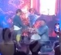 Взорвавший танцпол сюрприз: мужчина ошарашил возлюбленную на глазах у сотни сахалинцев