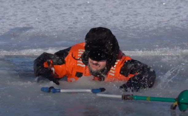 Сахалинцы создали видео-инструкцию для тех, кто провалился под лёд