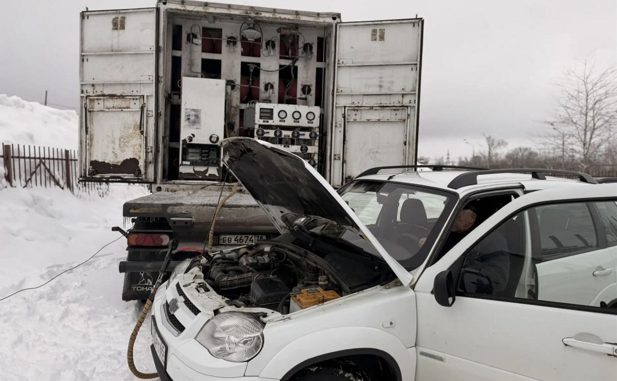 В Долинске заработала седьмая передвижная газозаправка
