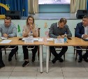 Вода, газ и вывоз мусора: жители Владимировки обсудили с администрацией вопросы своего района