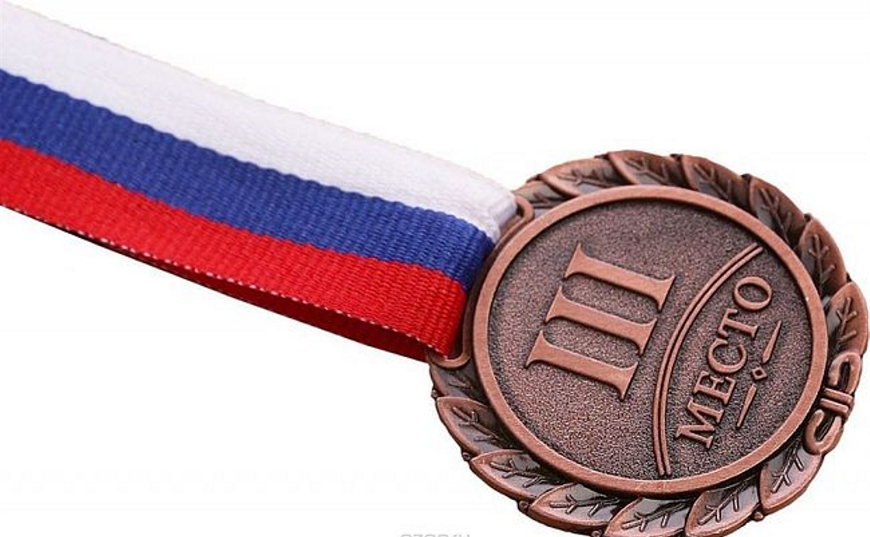 Сахалинские футболисты завоевали бронзовые награды зонального турнира всероссийских соревнований