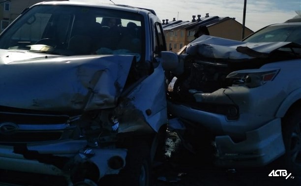 Три автомобиля столкнулись в районе «Федоровки» в Южно-Сахалинске