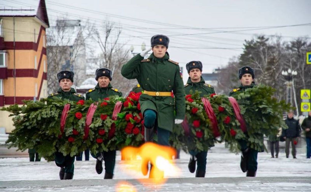 Память Неизвестного солдата почтили в Южно-Сахалинске