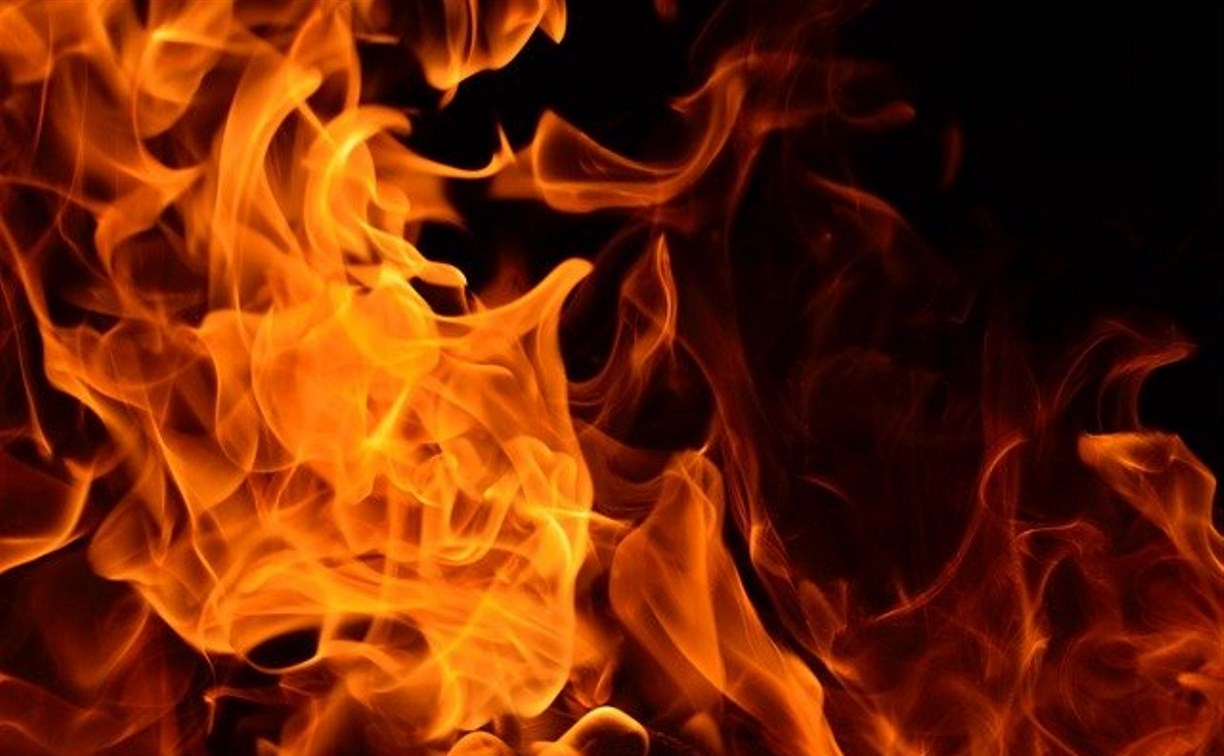 На Сахалине в пожаре пострадали мать и пятилетний ребёнок