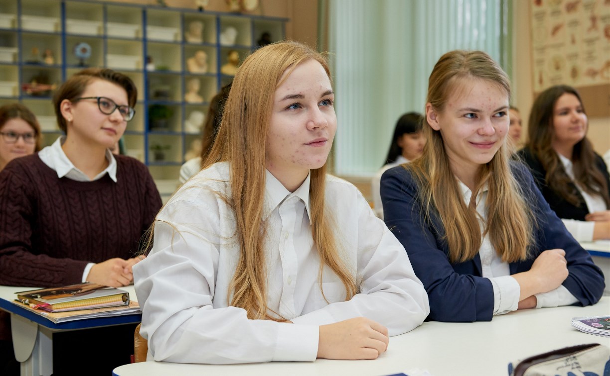 Больше 5 тысяч сахалинских девятиклассников приняли участие в итоговом собеседовании по русскому языку 