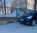 Неизвестный столкнулся с Toyota Ractis и скрылся с места ДТП в Южно-Сахалинске