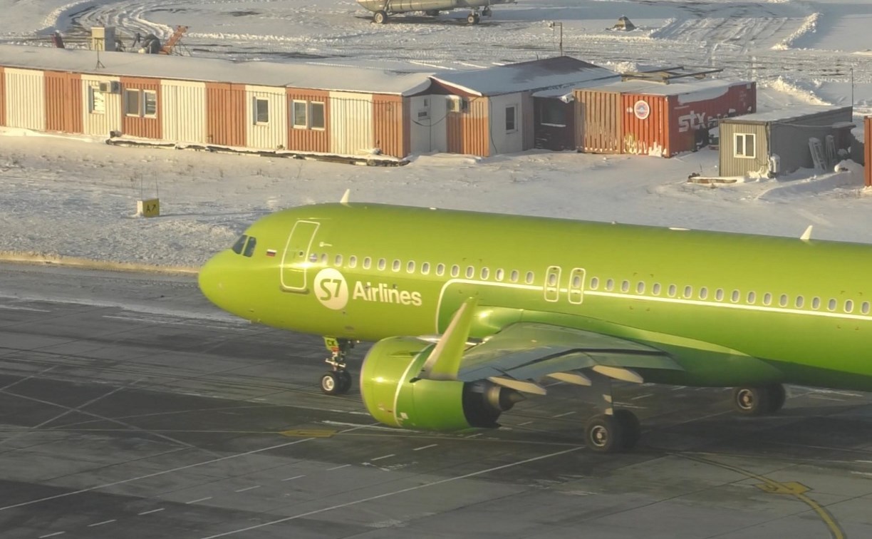 Пассажир рейса Южно-Сахалинск - Новосибирск скончался на борту самолёта