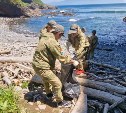Сахалинские подростки очистили от мусора пляж на Итурупе