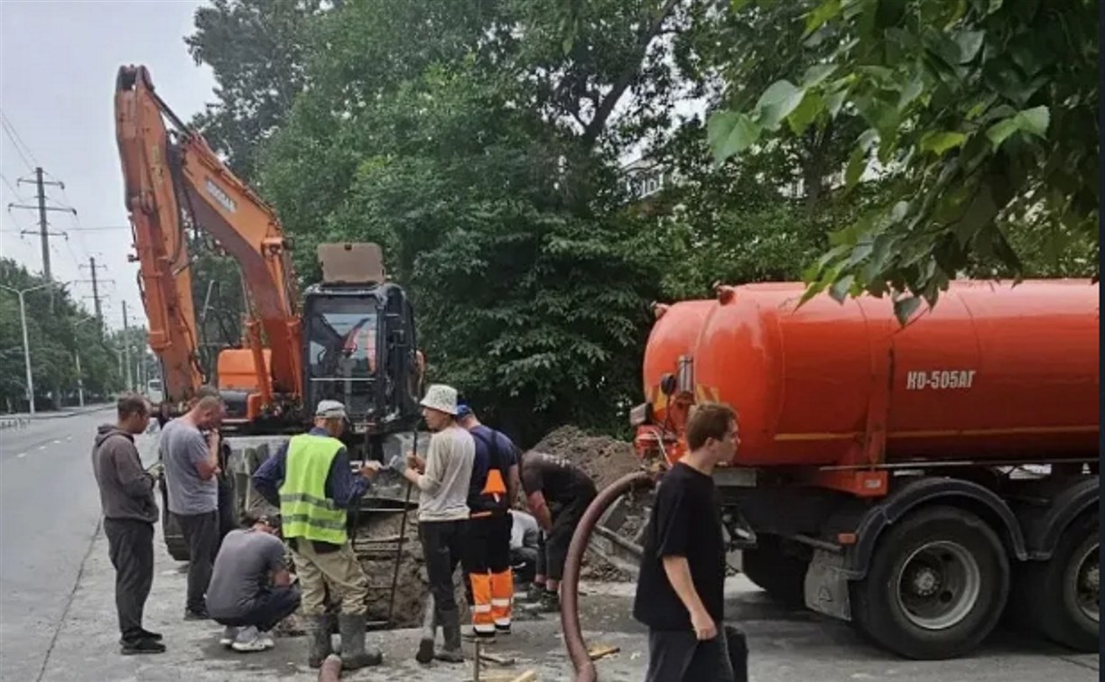 Подвоз воды начался к социально-значимым объектам Южно-Сахалинска, оставшимся без снабжения из-за порыва