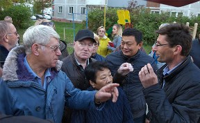 Жители домов по улице Есенина в Южно-Сахалинске обсудили ремонт дворов