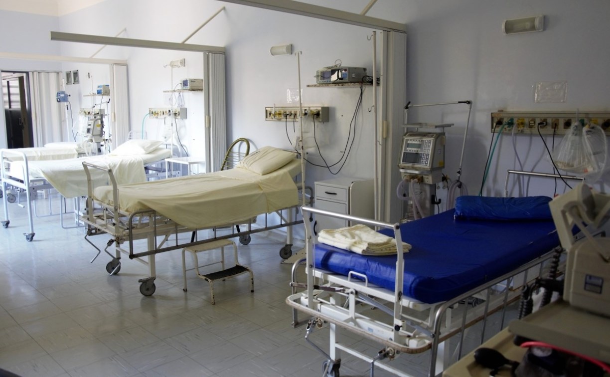 Впервые за 10 недель в Сахалинской области от коронавируса скончался человек