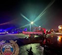 Два человека попали в больницу после ДТП с грузовиком и краном в Южно-Сахалинске