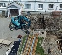 "Всё стучит и ходит ходуном": жильцы многоэтажки в Южно-Сахалинске просят рабочих о спокойствии