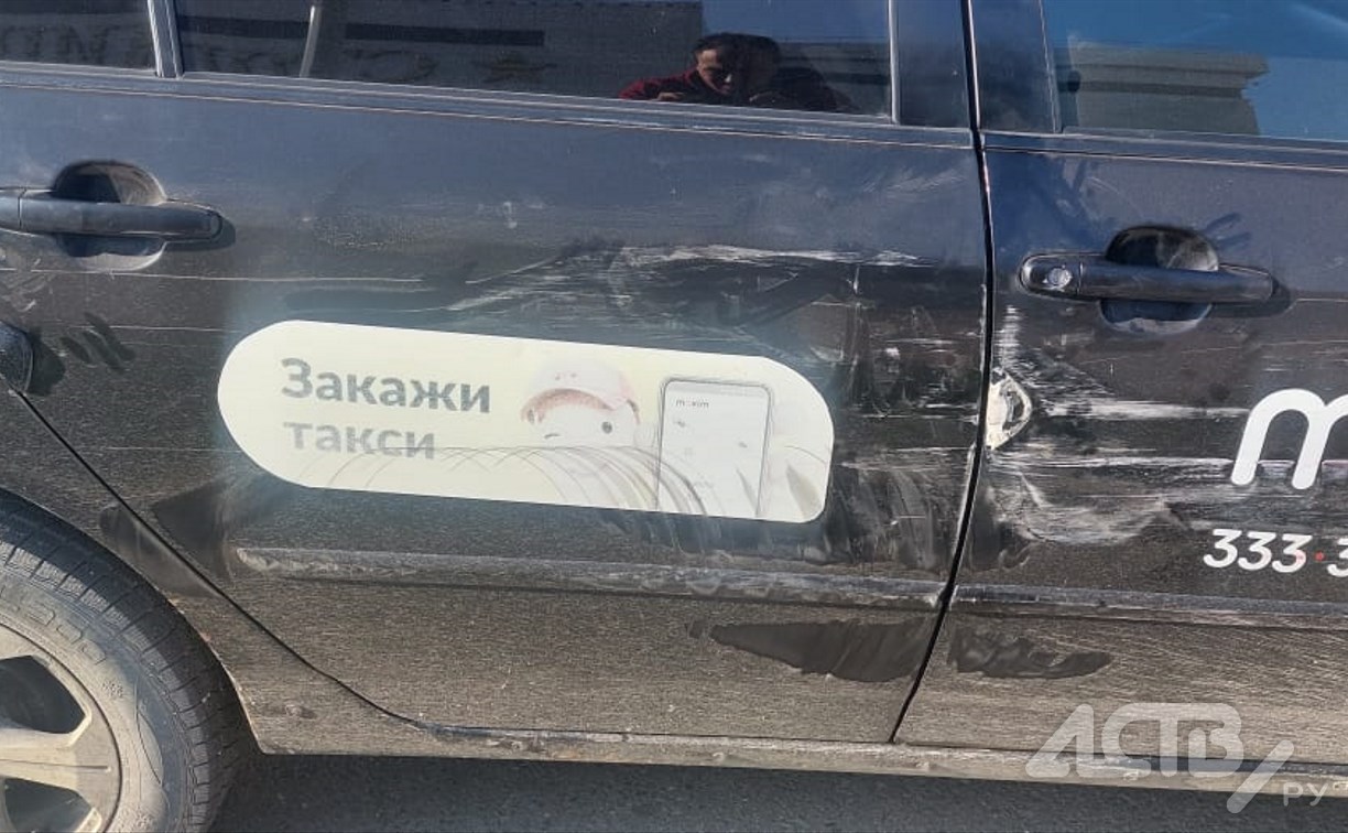 Очевидцев ДТП с участием Toyota Land Cruiser и Toyota Corolla Fielder ищут в Южно-Сахалинске