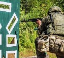 На сахалинском полигоне "возвели" городскую застройку: военнослужащие оттачивают скоростную стрельбу