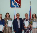Сертификаты на улучшение жилищных условий получили 5 семей из Ноглик