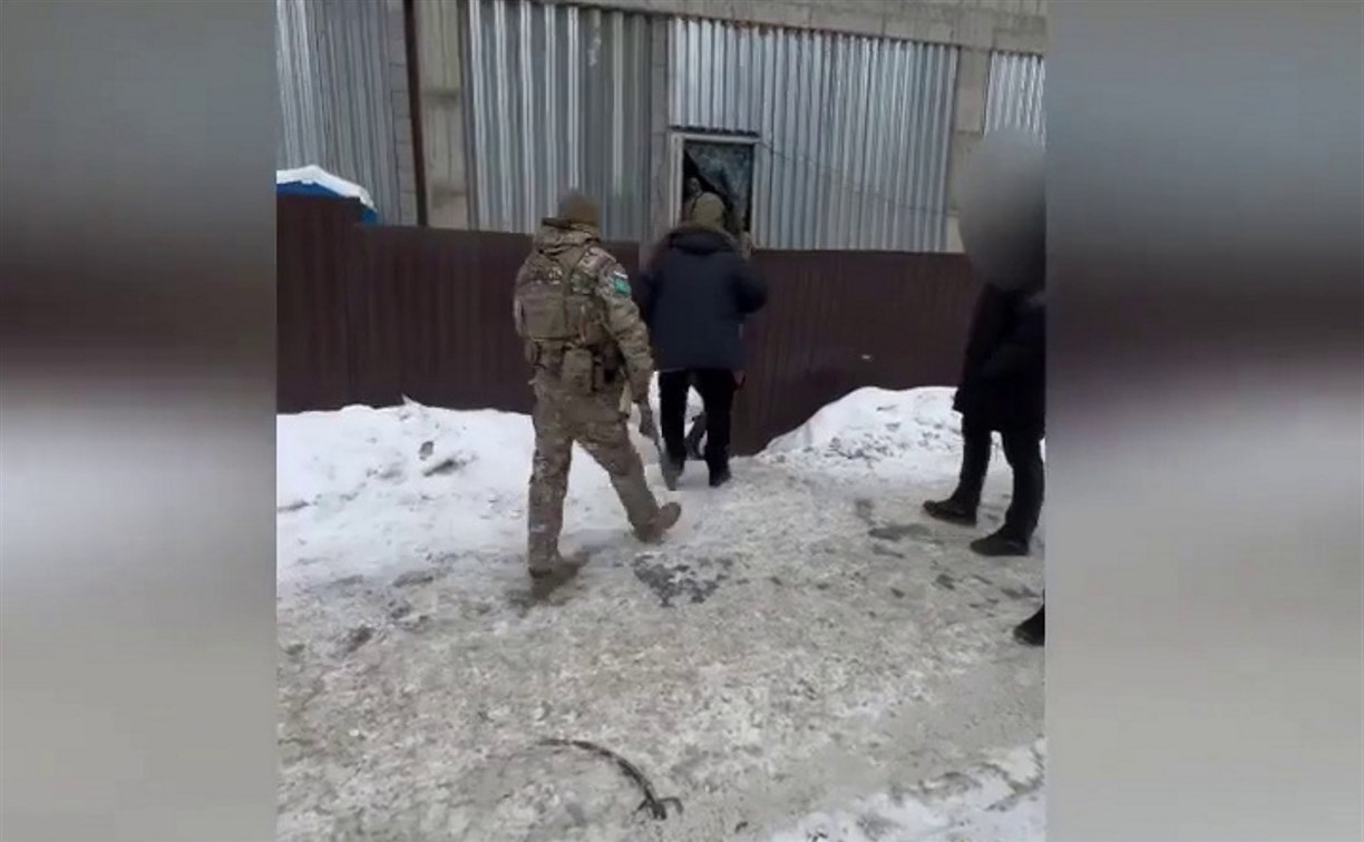 Больше 120 работающих на стройках мигрантов проверили в Южно-Сахалинске