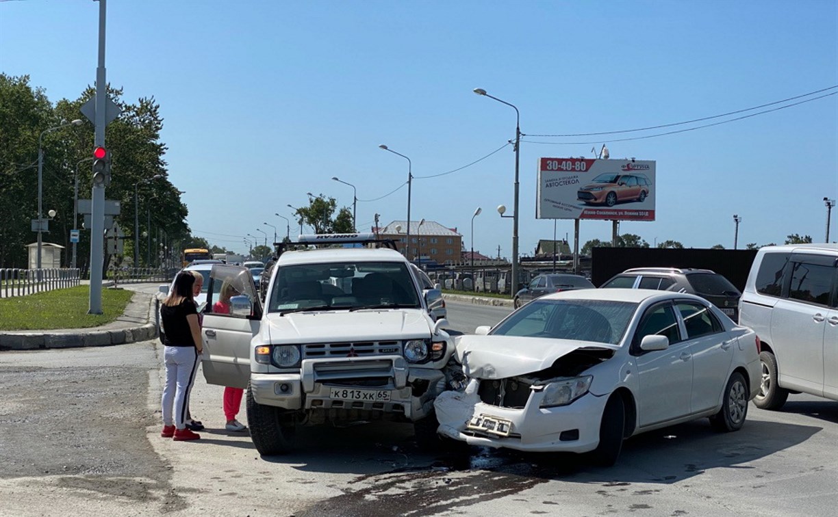 Полицейские ищут очевидцев пяти аварий в Южно-Сахалинске