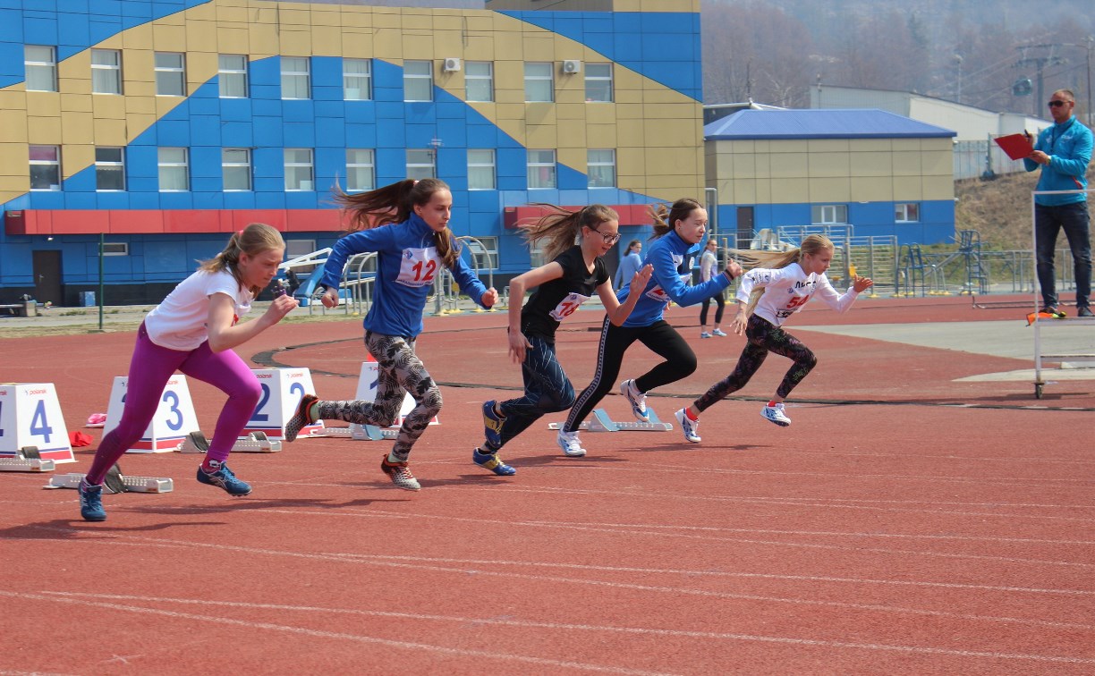 Две сотни легкоатлетов со всего Сахалина собрались на областном чемпионате