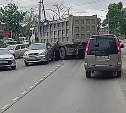 Самосвал подбил легковушку в Ново-Александровске