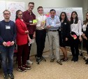 Сахалинские студенты получили домашнего "динозавра" 