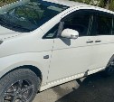 "Притёр авто и скрылся": в Южно-Сахалинске ищут, кто поцарапал кузов Toyota Isis
