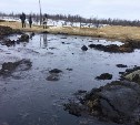 Миллион тонн нефтеотходов травят Сахалин, но в рамках закона