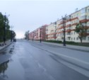 Водитель снес столб на улице Горького в Южно-Сахалинске