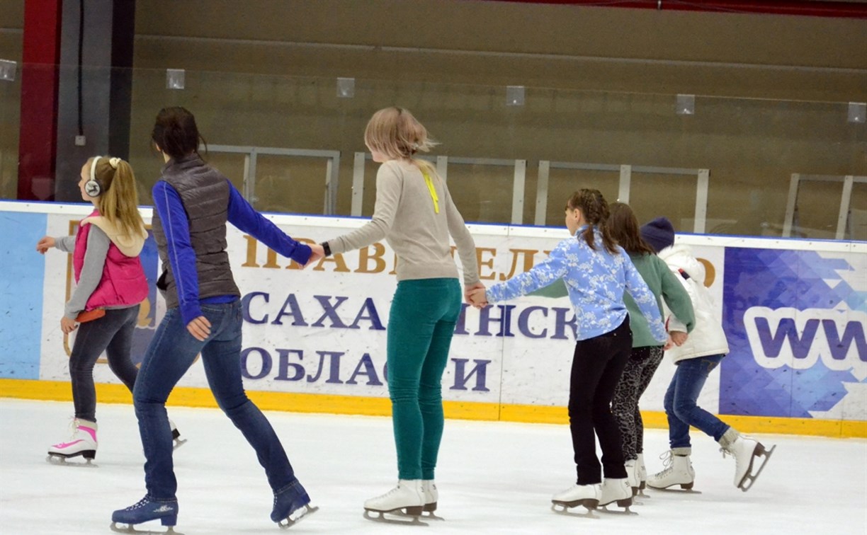 Сахалинцев и гостей острова приглашают на ночные катания на коньках