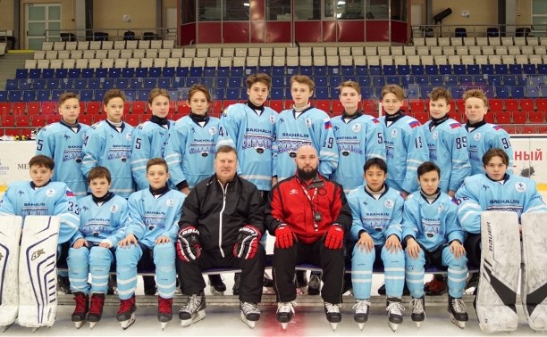 Сахалинские хоккеисты провели первый матч в турнире «Золотая шайба» в Сочи