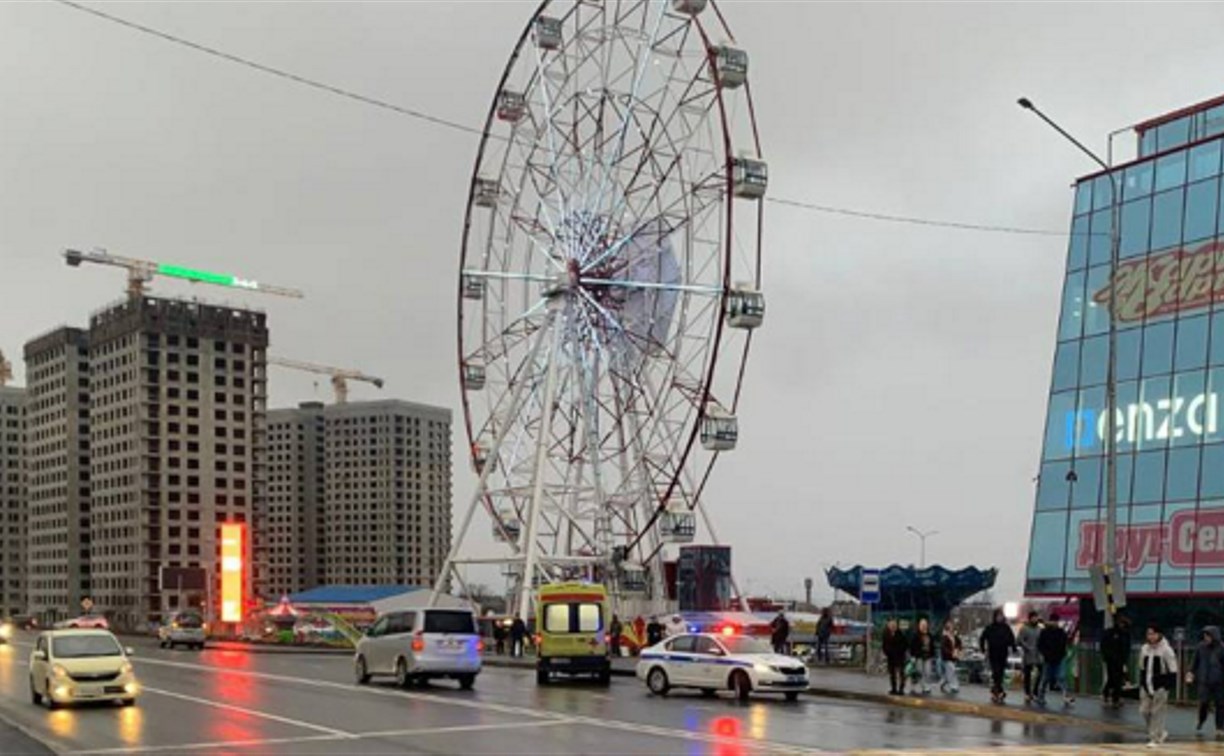 В Южно-Сахалинске микроавтобус сбил девушку на переходе