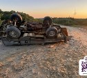 "Буханка" упала на крышу: девушку госпитализировали с места жуткого ДТП на севере Сахалина