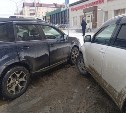 Очевидцев столкновения кроссовера и мини-SUV ищут в Южно-Сахалинске