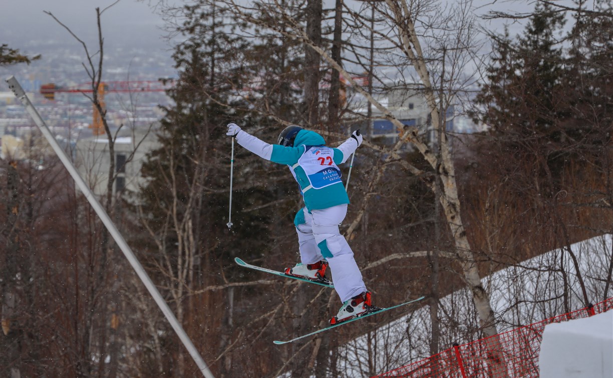 Могулисты со всей страны готовятся к чемпионату России по фристайлу на Сахалине