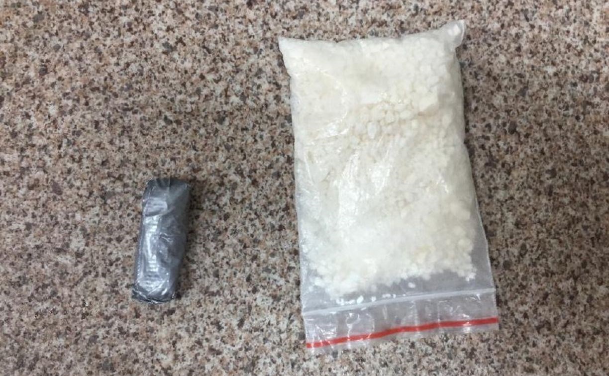 Полицейские предотвратили сбыт свыше 300 граммов синтетических наркотиков на Сахалине
