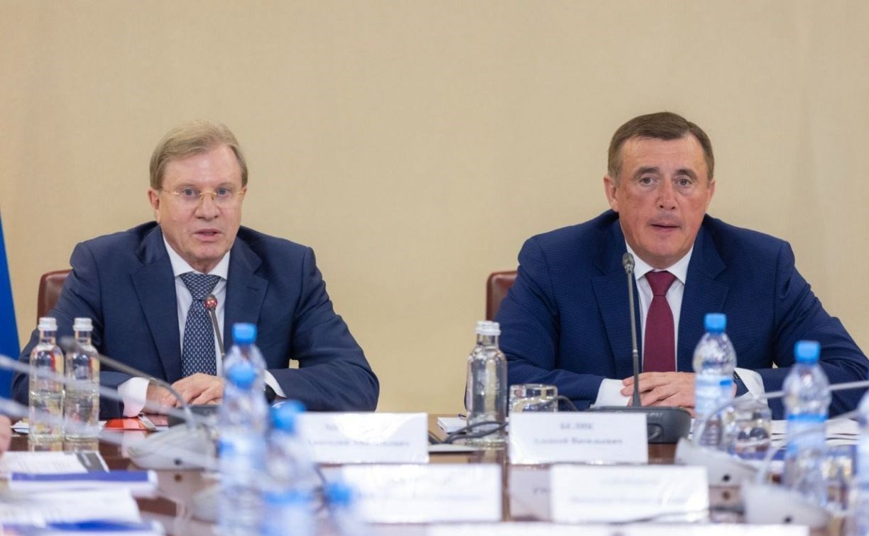 Валерий Лимаренко предложил увеличить объёмы субсидирования авиабилетов для сахалинцев и курильчан