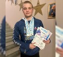 Юный сахалинец стал победителем международных соревнований по зимнему плаванию