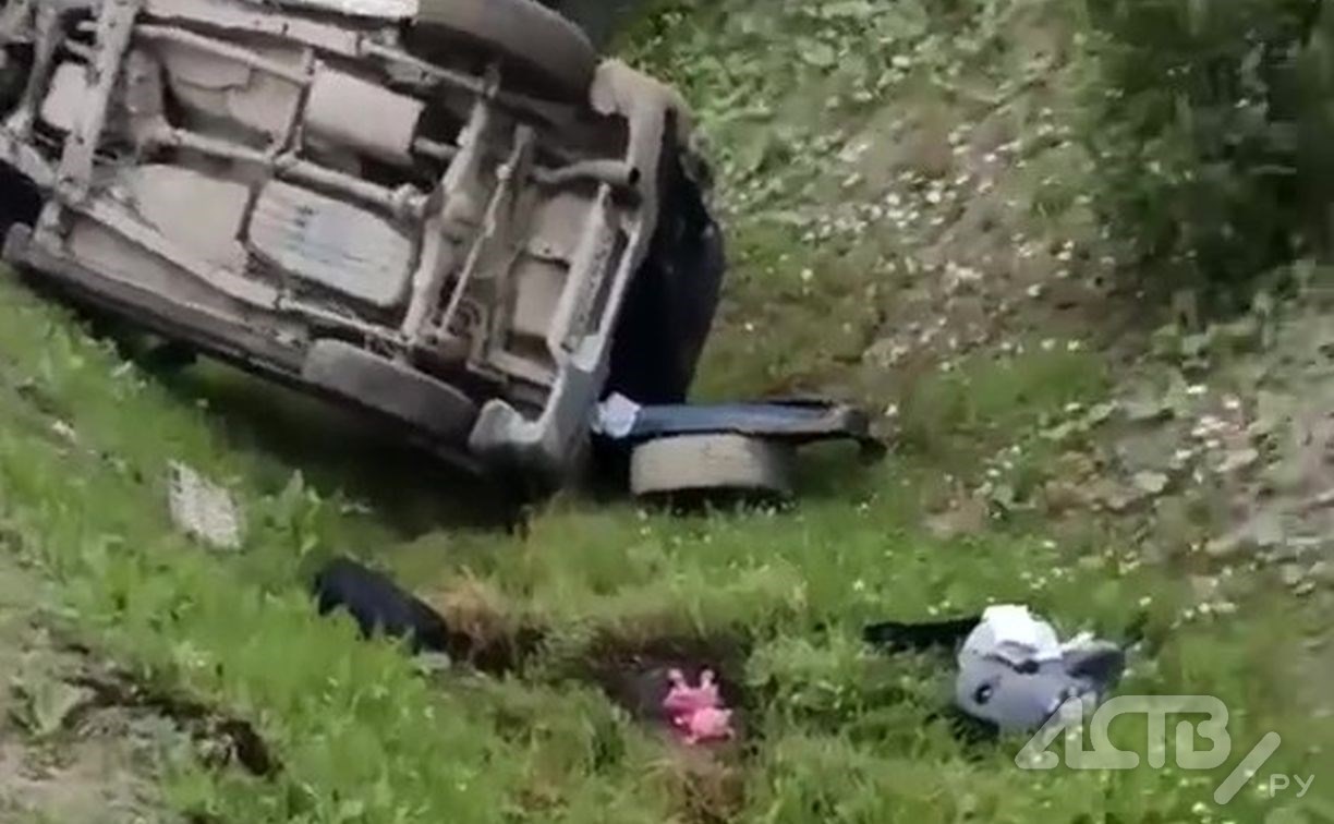 В Корсакове сотрудники ГАИ выяснили, кто разбил в ДТП автомобиль Daihatsu Terios