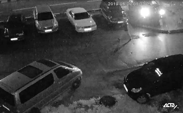 Ночное нападение на внедорожники в Южно-Сахалинске засняли видеокамеры