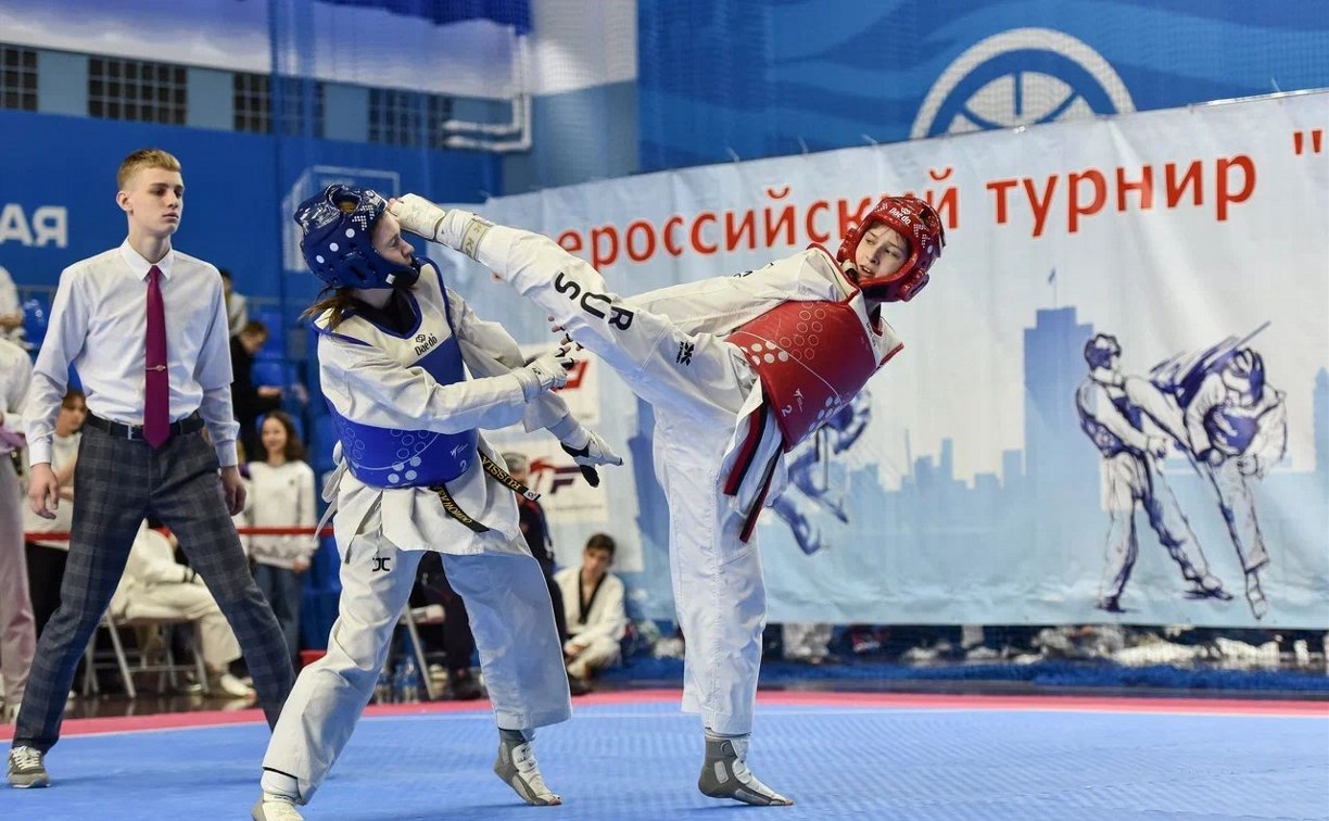 Сахалинские тхэквондисты взяли шесть медалей на состязаниях во Владивостоке